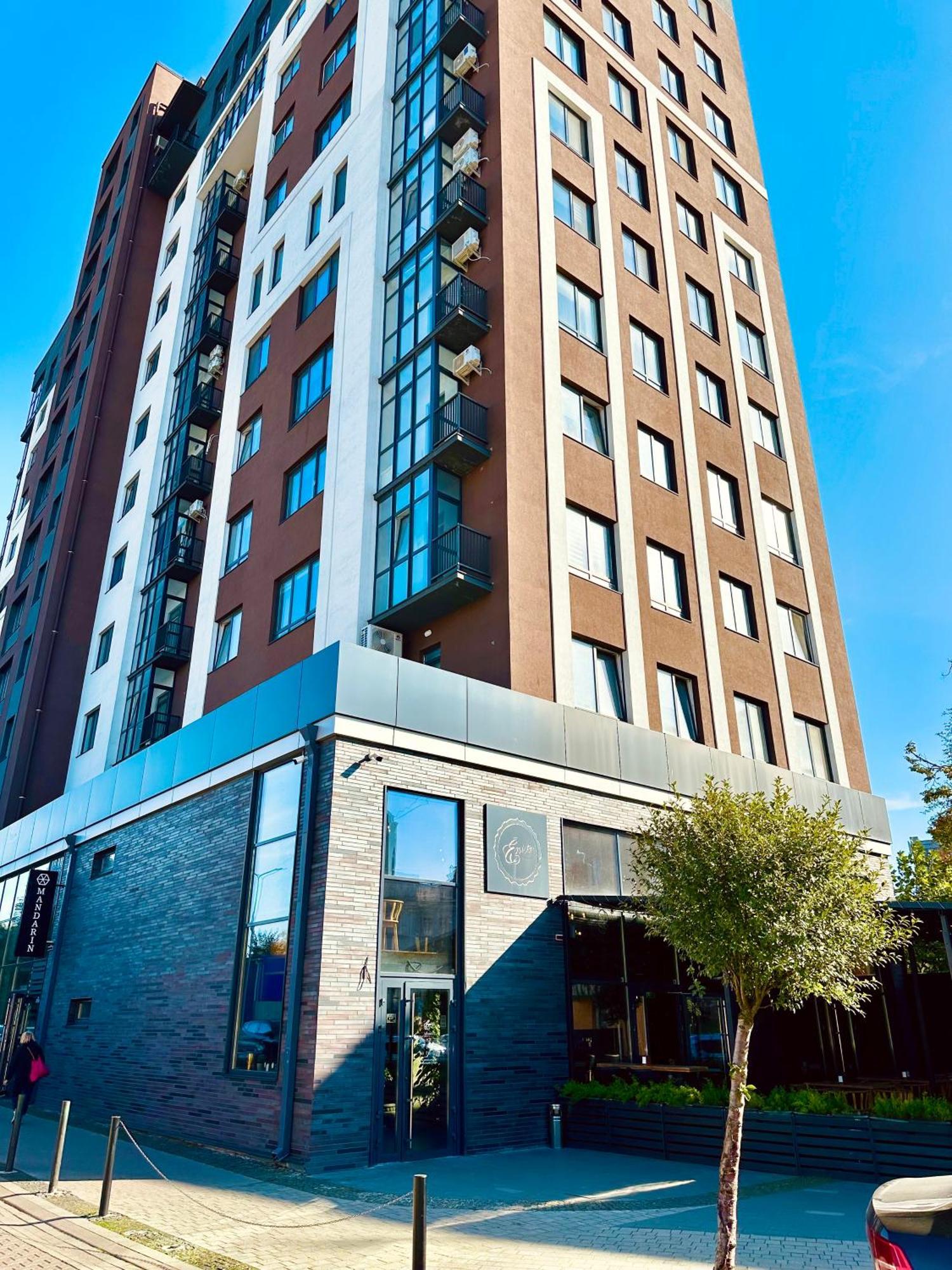 Modern Apartments With A Coffee Machine In The City Center, A View Of The City Ρίβνε Εξωτερικό φωτογραφία