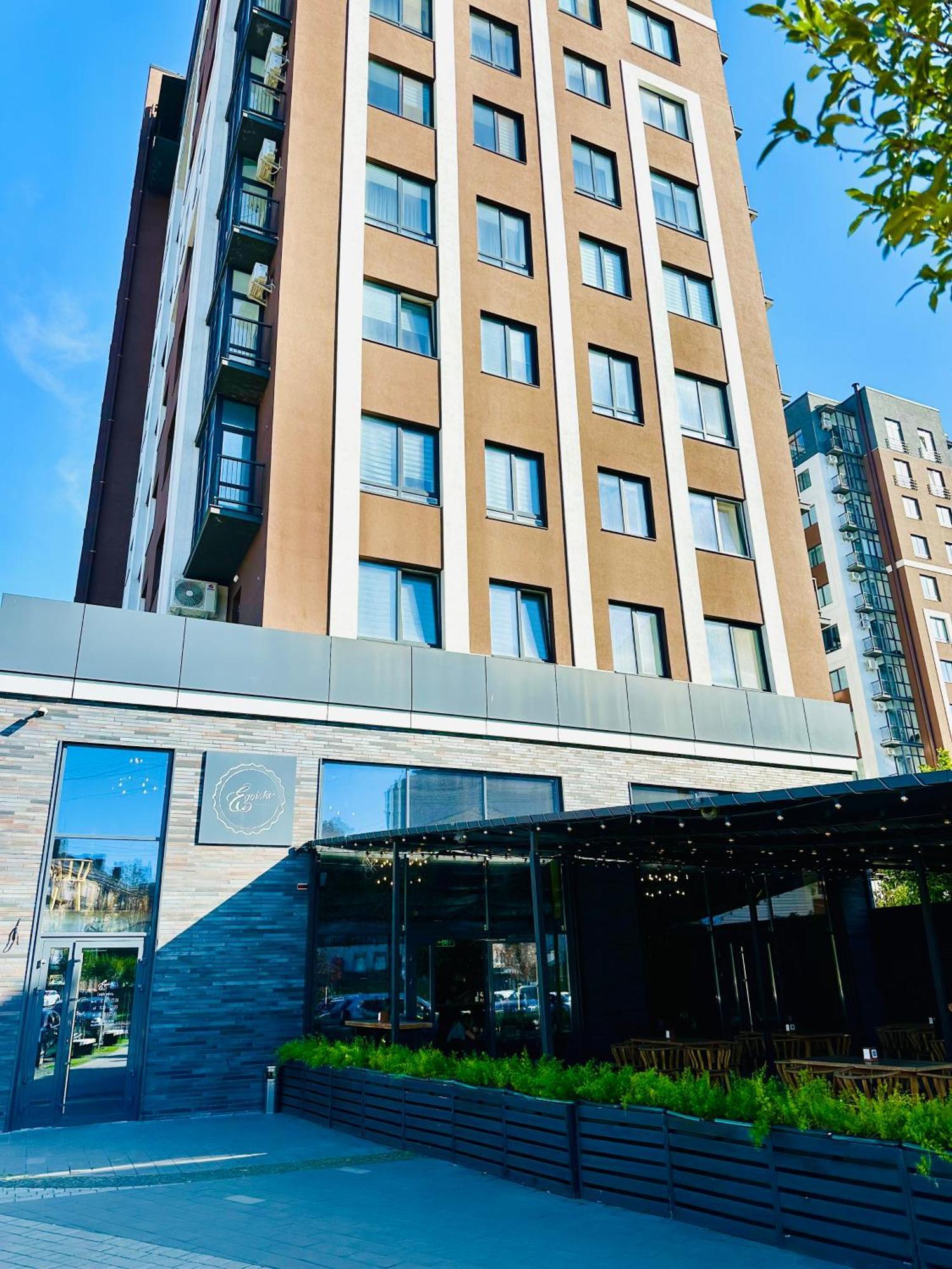 Modern Apartments With A Coffee Machine In The City Center, A View Of The City Ρίβνε Εξωτερικό φωτογραφία